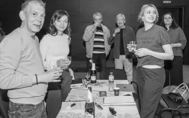  Началото на репетициите е дадено.