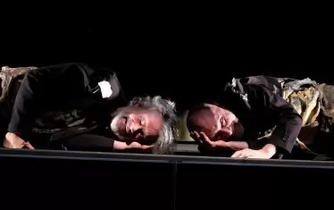  "В очакване на Годо" с режисьор Теодорос Терзопулос.