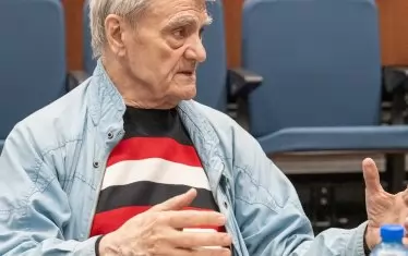  Преводачът на пиесата Хари Аничкин 