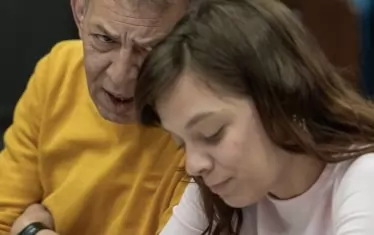  Елеонора и Михаил Милчев четат ролите на първа репетиция.