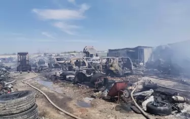 Огромен пожар изпепели над 100 коли в автоморга в Пловдив