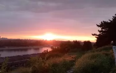  Залез в Белград. 
