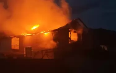 Мълния изпепели къща в Мъглиж след силна буря