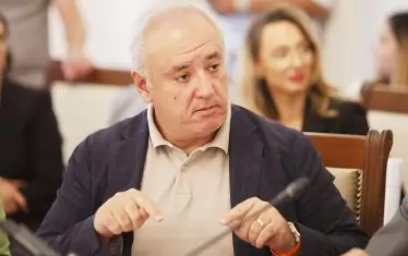 Зам.-министър тихомълком бе изваден от кабинета