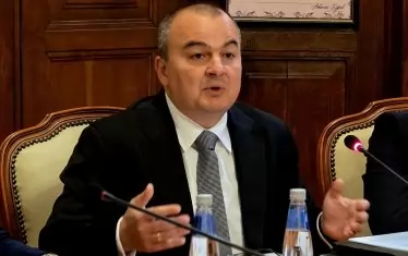 Абровски: Толкова разграден двор не очаквах да е България