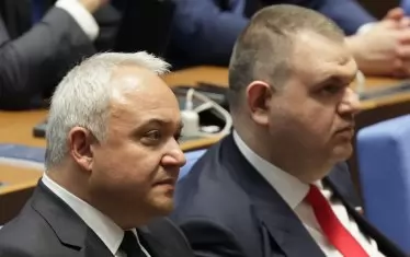 Демерджиев обещава разкрития за полетите на Пеевски