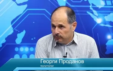 Радев приюти клиентела и тръгва по пътя на ГЕРБ и ДПС