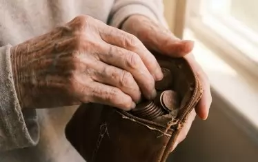 Социалната пенсия за старост става 183,81 евро