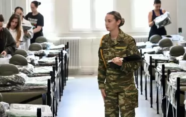 Гърция прие първите жени наборници в пилотна военна програма