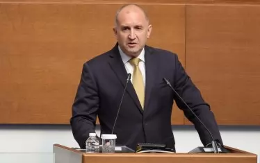 Радев: Вие видяхте ли подписа на външната министърка?