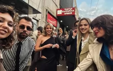  Пред Военния театър преди церемонията за наградите "Аскеер 2026"