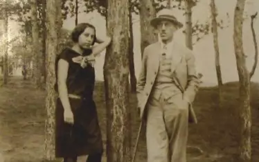 Иван Радославов заедно с дъщеря си Милка, Горна баня, 1929 г.