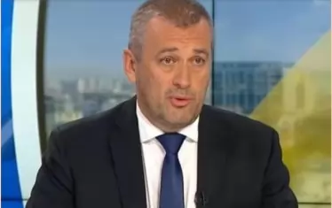 БДЖ е черна дупка за милиарди, откри министър Пеев