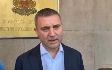 Най-важните промени за заплатите и стажа отиват в КС