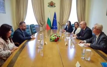 Румен Радев на срещата с представители на полската фирма