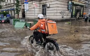 Мощна буря с градушка удари София (галерия)