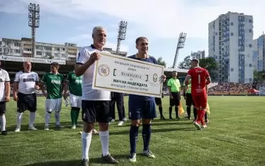 Фондацията на Стилиян Петров дари над 110 000 евро на болница в Бургас