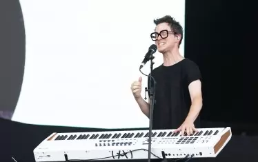 Американската пост рок група Son Lux откри програмата в последния ден на основната сцена.