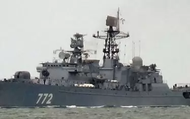 Руски боен кораб проведе стрелби край Великобритания
