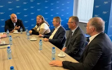 Според ГЕРБ държавата се "управлява от двойкаджии"