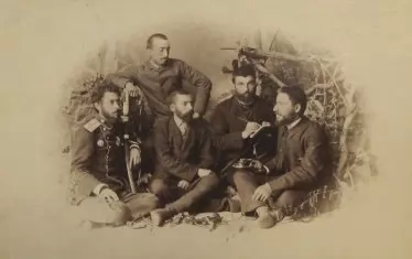 На заседание на Българския таен революционен комитет, юли 1885 г. От ляво на дясно: Кап. Коста Паница, Иван Стоянович, Захари Стоянов, Иван Андонов и Димитър Ризов.