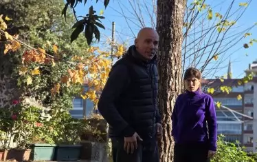 Режисьорката Йешим Устаоглу с оператора на "Каквото остава" Кирил Проданов.
