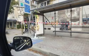 Млад дрогиран шофьор помете спирка във Варна