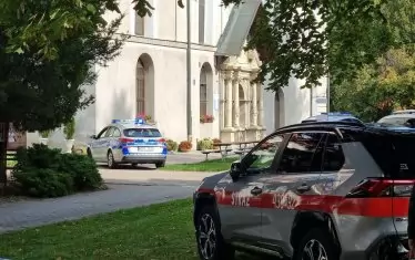 Украинец нападна с нож манастир в Полша