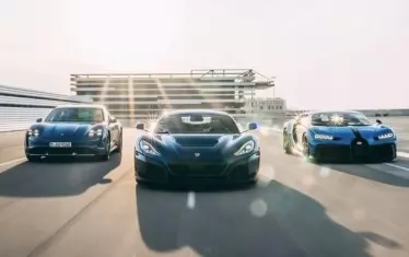 През септември Porsche финализира продажбата на дяловете си в Bugatti Rimac и Rimac Group.
