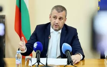 Министър Пеев смени ръководството на "Холдинг БДЖ"