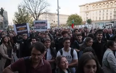 Настоящите и бъдещите лекари имаха свои собствени искания.