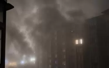 Градът остана задимен през цялата нощ. 