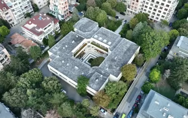 Няма връщане: В бившето руско консулство във Варна се говори на английски