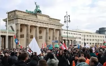 В Германия се провеждат масови протести на „поколението Z“