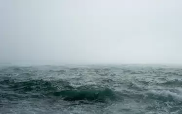 ВМС поднови операцията по издирването на моряци край Крапец