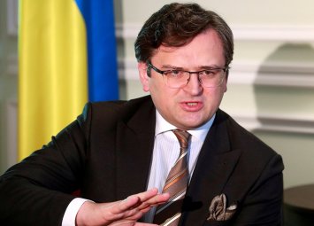 Украйна минава на натовско оръжие, обяви министър Кулеба