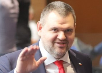 Пеевски бронира прокуратурата срещу чужди влияния