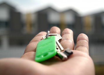 V. ТЪРГ С ЯВНО НАДДАВАНЕ ЗА ПРОДАЖБА НА НЕДВИЖИМИ ИМОТИ