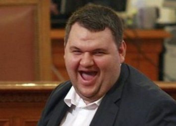 Комисията разкри: Пеевски спонсорирал Сорос и му въздействал