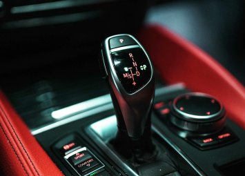 Auto.bg съветва: автоматична или ръчна скоростна кутия – плюсове, минуси и поддръжка