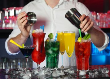 Работа за бармани: Как да изградите успешна кариера в сферата на услугите