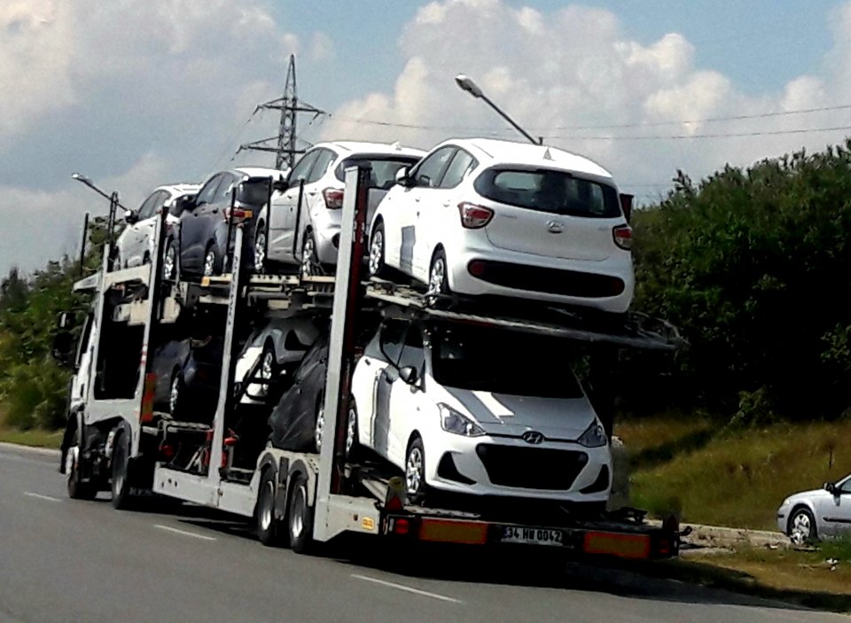 Soleni Taksi I Danci Oskpiha Pokupkata Na Kola Na Staro Sega