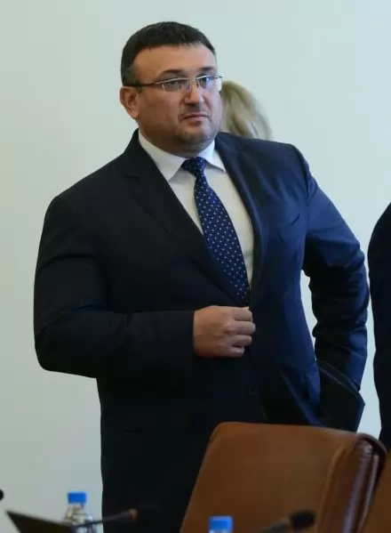 Силовото ведомство две години мълча, че ще строи нови бежански центрове.