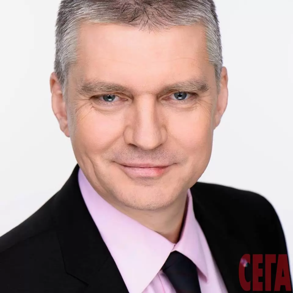 Любомир Аламанов е комуникационен експерт, управляващ партньор в агенцията за класически и иновативни комуникационни услуги SiteMedia Consultancy. Носител на Honorable Mention за CEO of the Year 2019 на престижните PR Platinum Awards 2019. 