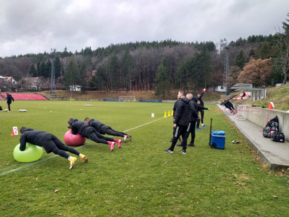 akrapovich dade shans na 4 ma yunoshi v