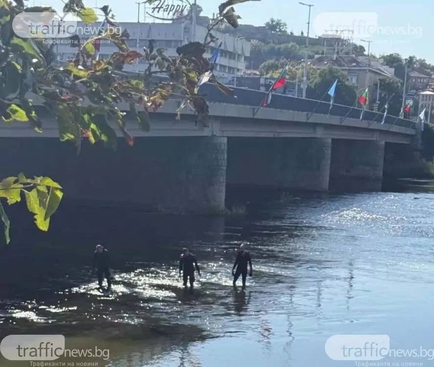 Мъже с неопренови костюми търсеха следи в Марица, свързани с разстрела на собственика на "Ботев" Пловдив и "ПИМК"
